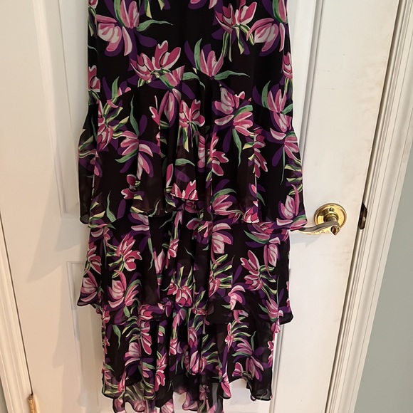 Wayf Floral Ruffle Dress - Picture 4 of 6